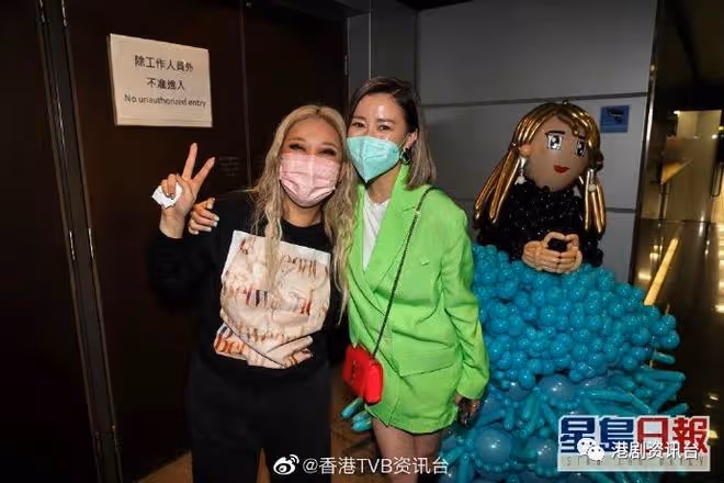 鄭欣宜個唱爸爸鄭少秋捧場！湯令山馮允謙跪地送鑽戒