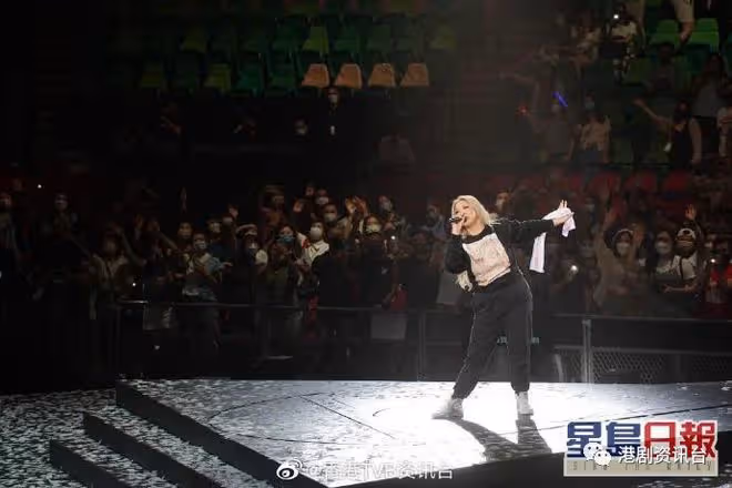 鄭欣宜個唱爸爸鄭少秋捧場！湯令山馮允謙跪地送鑽戒