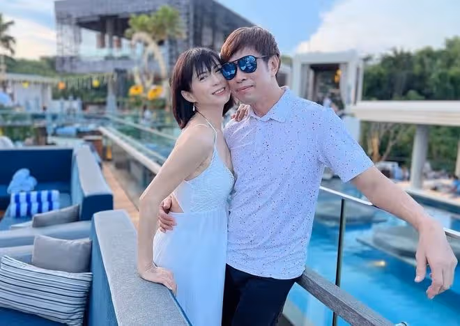 新加坡女神潘玲玲近照!穿弔帶裙大秀好身材,51歲抗癌成功精神好