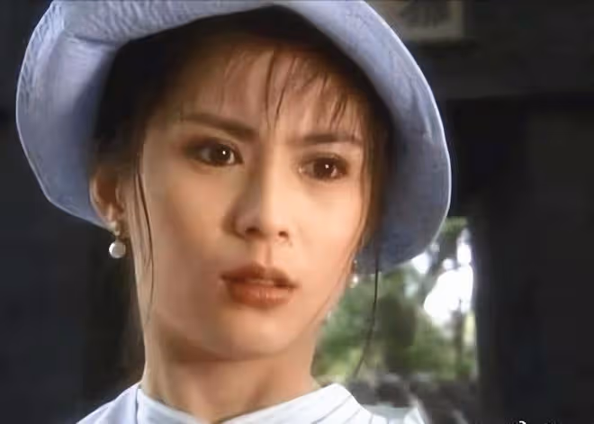 新加坡女神潘玲玲近照!穿弔帶裙大秀好身材,51歲抗癌成功精神好
