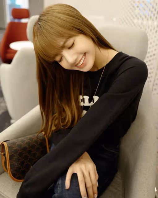 Lisa自曝出道心酸:14歲當練習生,她的追夢之旅有多勵志?