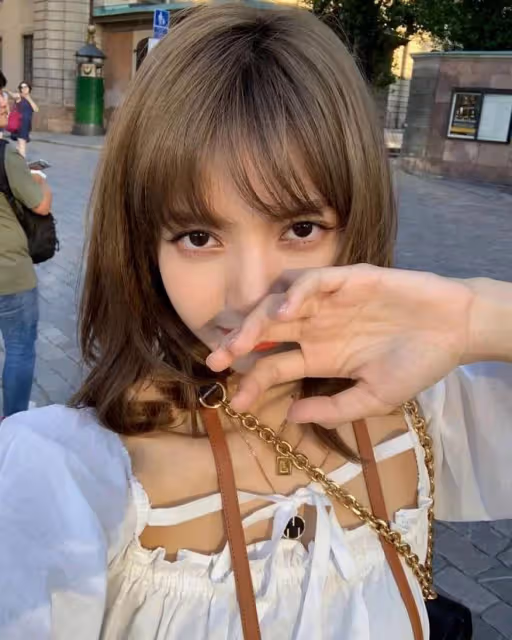 Lisa自曝出道心酸:14歲當練習生,她的追夢之旅有多勵志?