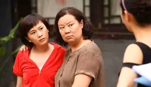 兒子惹哭侄女,大姑姐連我一起訓斥,婆婆出面一番話我挺直了腰杆