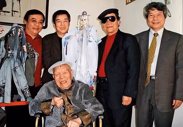67歲配音鬼才黃文擇去世，曾聲演超3000個角色，霹靂戲痛失英才