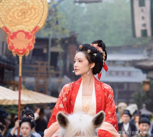 起步就是《夢華錄》,19歲就簽約大公司,女演員加奈不只是幸運