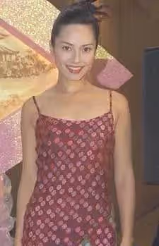 郭羨妮:前腳拒豪門公子,後腳嫁河南農村,自掏腰包給公婆買豪宅