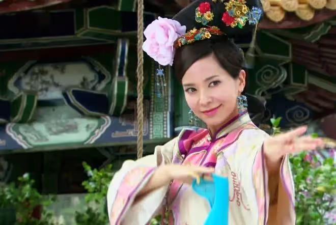 郭羨妮:前腳拒豪門公子,後腳嫁河南農村,自掏腰包給公婆買豪宅