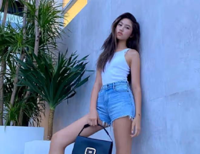 任達華18歲女兒好驚艷,秀腹肌九頭身比例似超模,日常奢侈品傍身