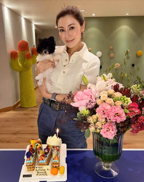 李嘉欣病癒後慶52歲生日，紅光滿面妝容精緻，系萬元腰帶顯闊氣