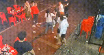 唐山燒烤店打人主犯陳某志在家中被帶走，妻子回應：網友知道啥？