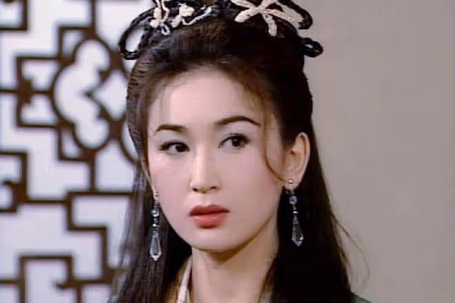 溫碧霞一家時隔4個月團聚!12歲養子身材高大,越來越像富豪爸爸
