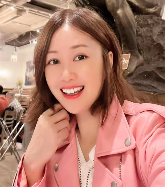 梁小冰為演員老公慶生!曾拒絕一眾富豪追求,相戀30年仍恩愛如初