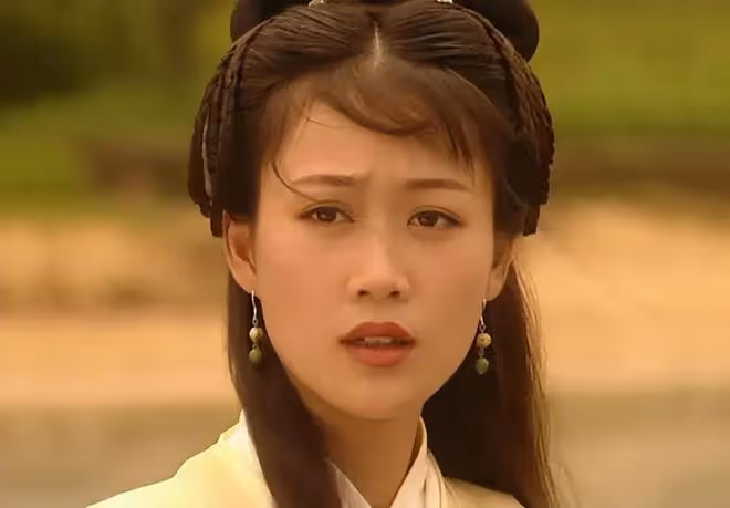 梁小冰為演員老公慶生!曾拒絕一眾富豪追求,相戀30年仍恩愛如初