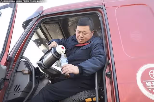 妻子接農村弟弟進家,卻鬧到離婚,丈夫抱怨:不就住幾天麼