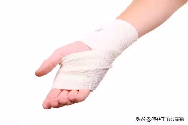 人老心不老,65歲老人愛上女徒弟,被暴打仍不知悔改