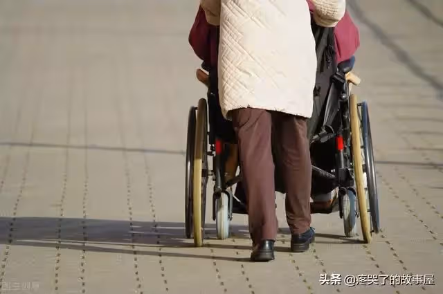 人老心不老,65歲老人愛上女徒弟,被暴打仍不知悔改
