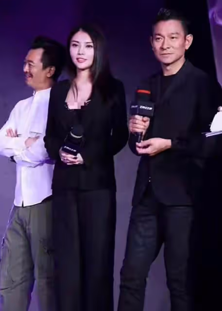 演技差公鴨嗓被評最差晶女郎，卻與劉德華多次合作，她被罵真不冤