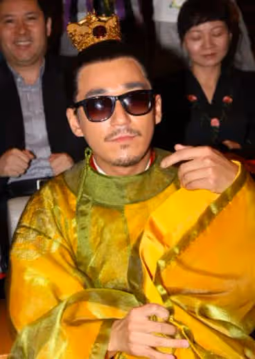 張默脾氣越發暴躁,被網友質疑直接髒字問候,事業盡毀後性情大變