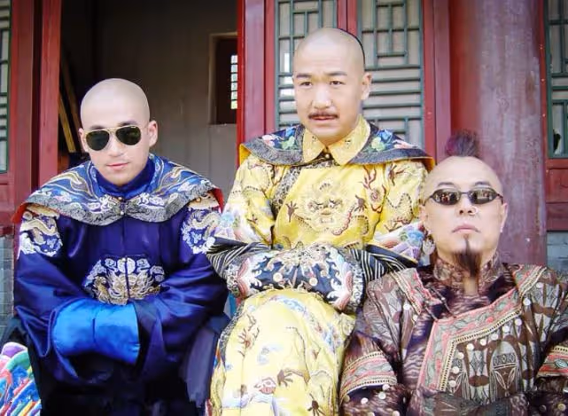 張默脾氣越發暴躁，被網友質疑直接髒字問候，事業盡毀後性情大變
