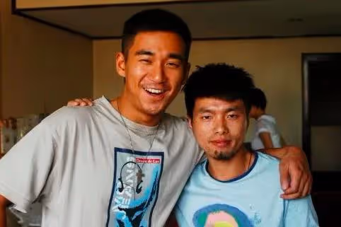 張默脾氣越發暴躁，被網友質疑直接髒字問候，事業盡毀後性情大變