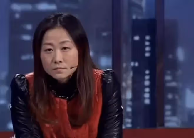 3個姑姐離異後住娘家,婆婆要趕兒媳出門,女兒的孩子要有人看