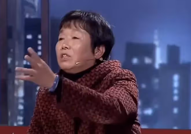 3個姑姐離異後住娘家,婆婆要趕兒媳出門,女兒的孩子要有人看