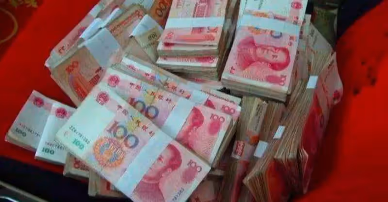 遠嫁三年母親癱瘓，我想請保姆，嫂子：你每月給我三千，我來照顧