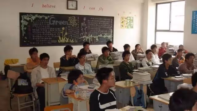遠嫁三年母親癱瘓,我想請保姆,嫂子:你每月給我三千,我來照顧