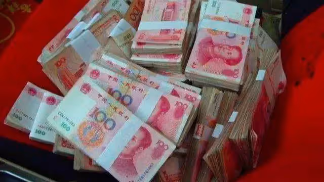 遠嫁三年母親癱瘓,我想請保姆,嫂子:你每月給我三千,我來照顧