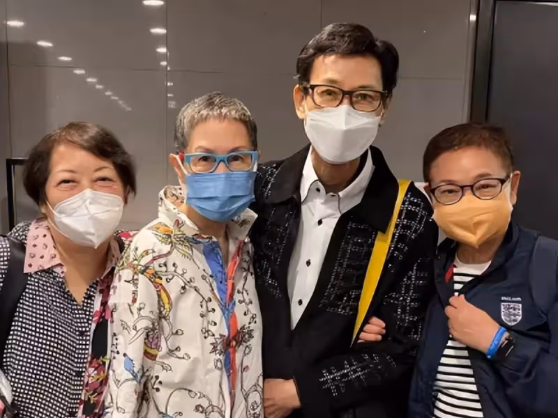 鄭欣宜演唱會被送戒指求婚!父親鄭少秋端坐臺下,表情耐人尋味,網友:期待愛的結晶