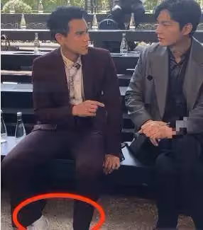 當39歲彭于晏和34歲李敏鎬同框穿西裝,看清鞋子後,網友:終於相信女生的審美了