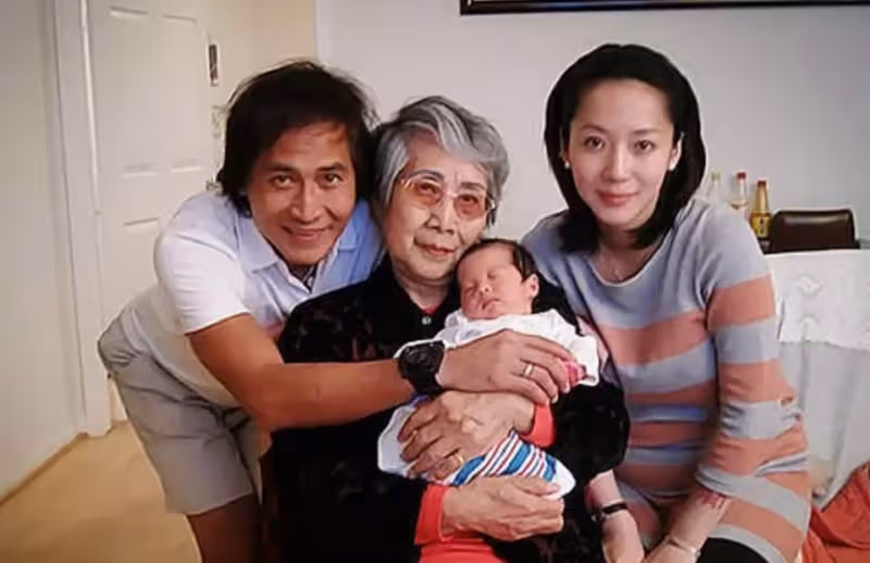 61歲齊秦現身,肚腩凸起面黃乾枯,曾經帥氣模樣今不再,網友:像七十多歲的!