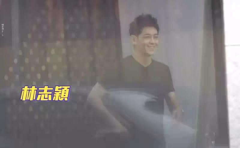林志穎開特斯拉上班,和親弟弟合體撈金,兄弟倆有商有量感情極佳