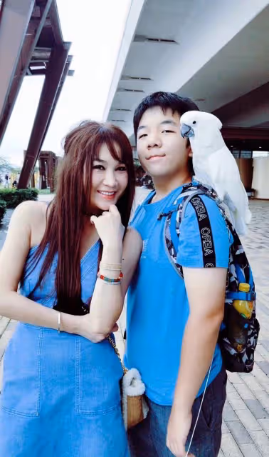 溫碧霞白嫩似少女,與養子同框如姐弟,互動親密被誤會交新男友