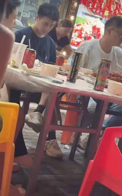 何猷君下場闢謠!被傳婚後愛與嫩模玩,曾吃宵夜被拍性感美女作陪