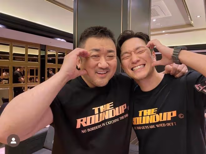 手臂比頭大的肌肉男賣萌!馬東錫《犯罪都市2》韓國票房力壓《侏羅紀世界3》
