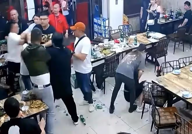 唐山燒烤店打人綠衣男被曝拆遷戶,岳母回應:我們是村裡的老實人
