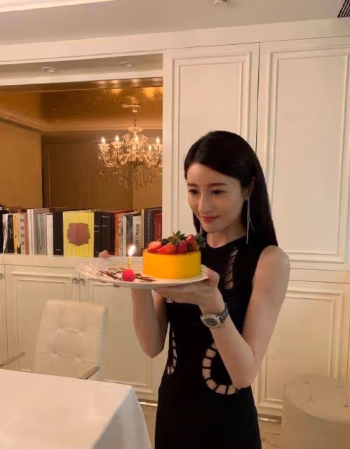 再博視後?TVB知名女星半年連拍三套劇,自曝一周只睡20個小時