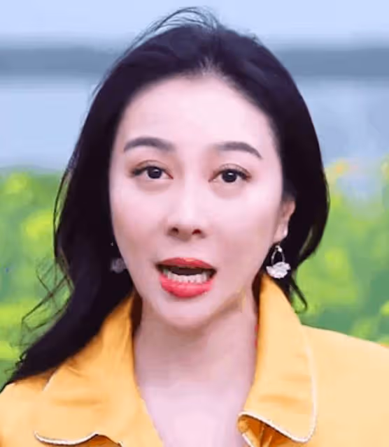 葉璇整容大變臉爆上熱搜,不說名字真認不出來,氣質全無太艷俗!