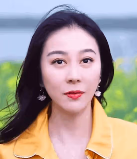 葉璇整容大變臉爆上熱搜,不說名字真認不出來,氣質全無太艷俗!