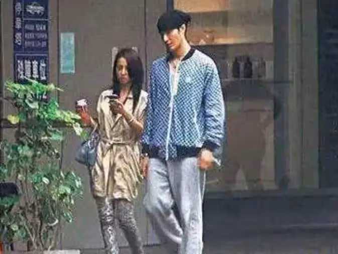 蔡依林與錦榮相戀6年,收入是其300倍,想結婚卻被要求冠夫姓、分財產,分手後仍單身「不為結婚而結婚」:真正的人間清醒