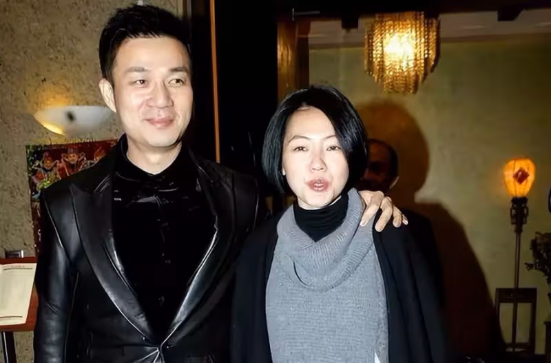 具俊曄為小S慶44歲生日!互喊「我超級愛你」氣氛足,錄視訊大喊「你是世界上最好的女人」,網友:不擔心大S吃醋嗎?
