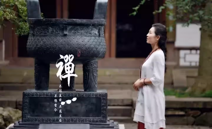 錢，靠自己賺！路，靠自己走！生活再難，也要挺住！