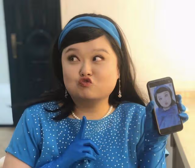 又走一個!TVB知名女星約滿離巢,在內地做吃播,體重已迫近280斤