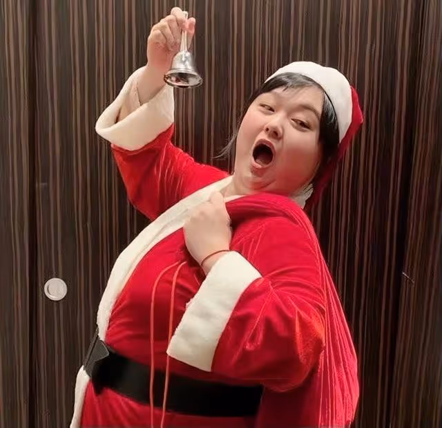 又走一個!TVB知名女星約滿離巢,在內地做吃播,體重已迫近280斤