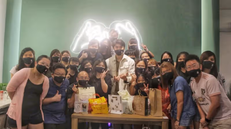 闊別2年有餘　張哲通周末約會「通心粉」