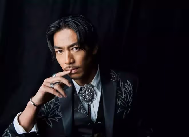 型男丨這個能抱得志玲歸的男子,到底是怎樣開啟他的逆襲之路