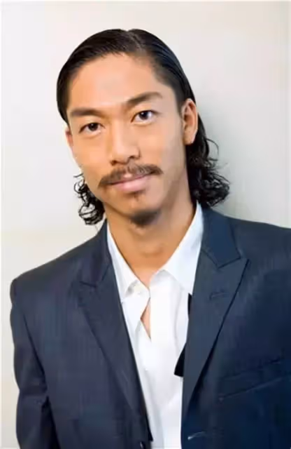 型男丨這個能抱得志玲歸的男子,到底是怎樣開啟他的逆襲之路