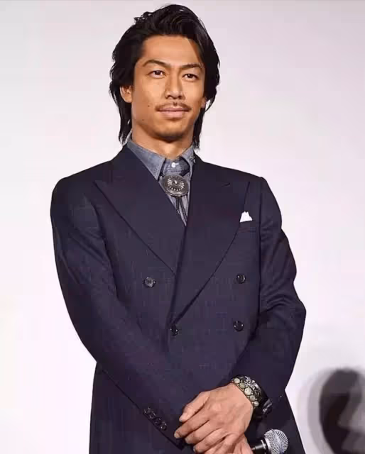 型男丨這個能抱得志玲歸的男子,到底是怎樣開啟他的逆襲之路