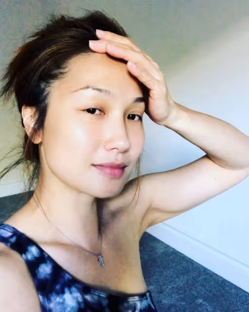 退圈13年曬近況！46歲TVB前女星分享美照，8歲女兒亮相引關注